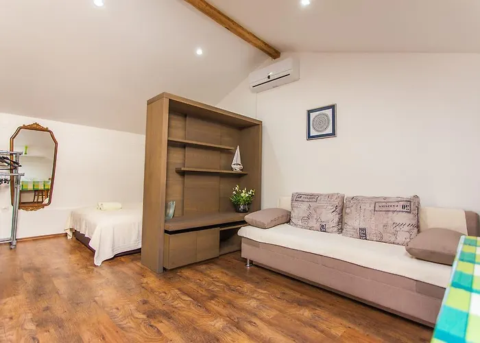 Andrije Buvine 아파트