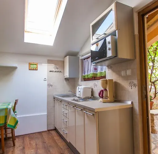 Andrije Buvine 아파트